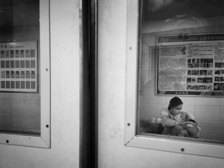 Zhang Tianming - Mobile-Phone•New-Images-in-Hospital-4